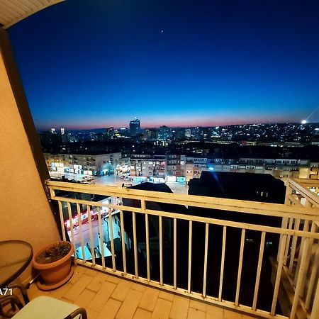 Gorgeous Apartment With City View In The City Center Prishtine Bagian luar foto