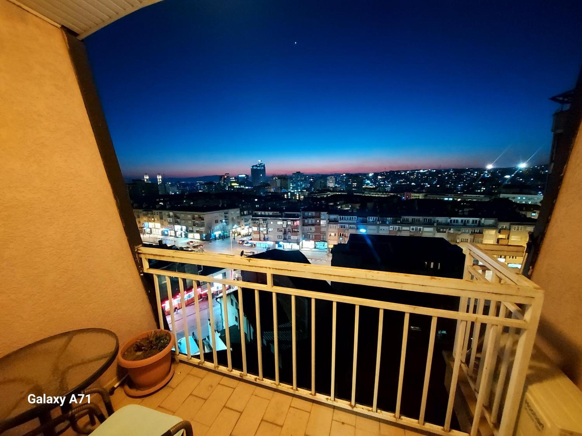 Gorgeous Apartment With City View In The City Center Prishtine Bagian luar foto