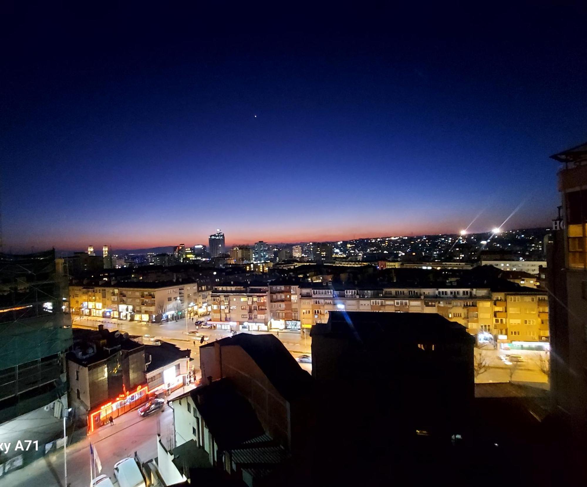 Gorgeous Apartment With City View In The City Center Prishtine Bagian luar foto