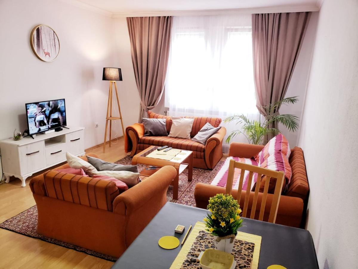 Gorgeous Apartment With City View In The City Center Prishtine Bagian luar foto